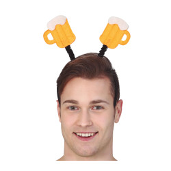 Čelenka s pivními půllitry