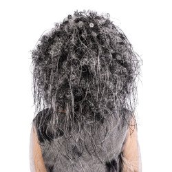 Černobílá bohatá čarodějnická paruka