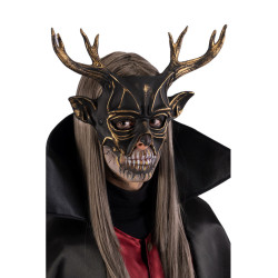 Démonická maska s parohami jeleňa