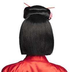 Parochňa gejša Maiko s hrebeňmi