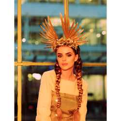 Zlatá čelenka bohyne