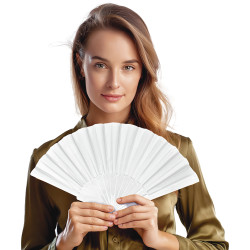 Bílý látkový vějíř
