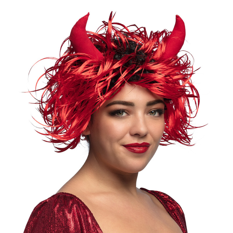 Diabolská parochňa s rohmi