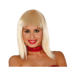 Středně dlouhá dámská blond s ofinou
